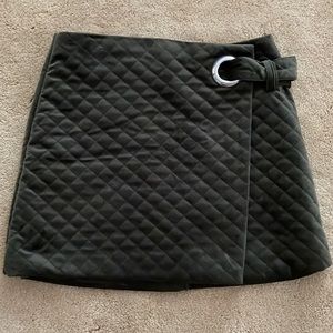 Super cute emerald green quilted skirt!